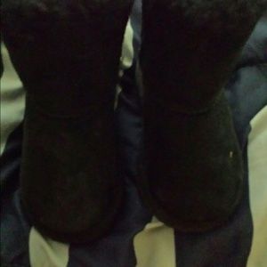 Toddler baliey button uggs