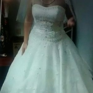 Wedding dress