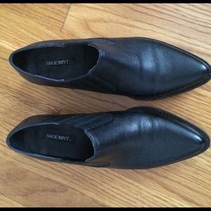 Shoemint Lane black leather bootie