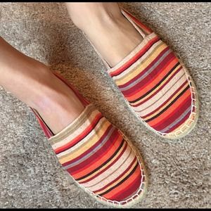 New! Fabric tribal Slip ons