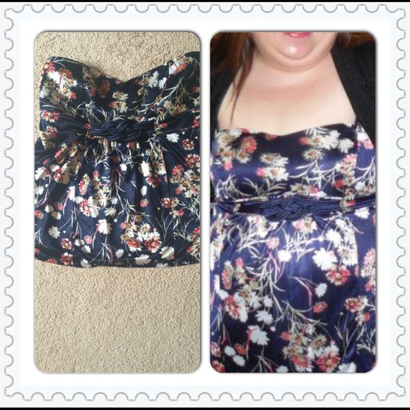 Dark blue flowery top