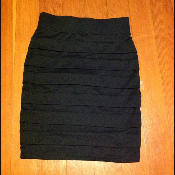 Black layered skirt