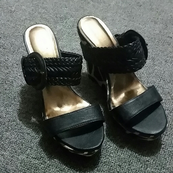 Giraffe print wedge sandals