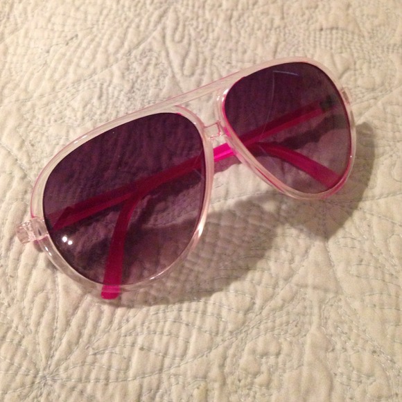 Pink sunglasses 😎