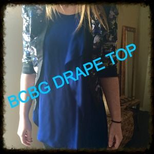 ✨💙BCBG drape top💙✨