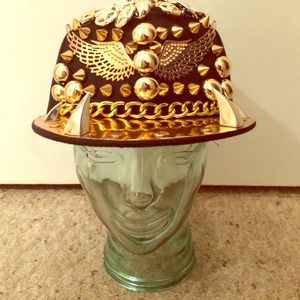 Black-n-Gold designer snap back...