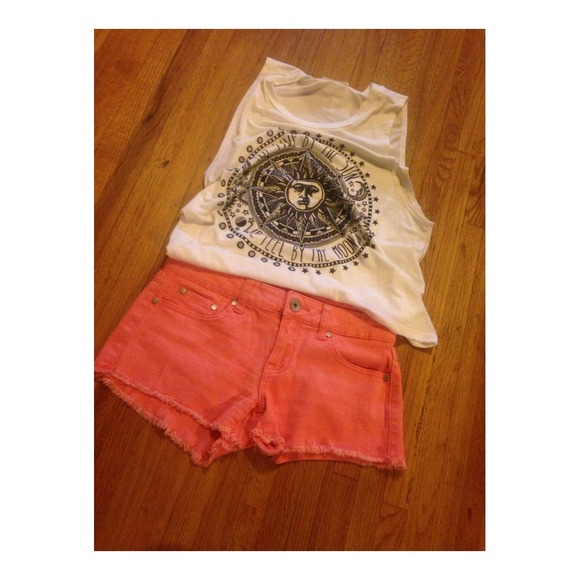 "Refuge" Peach Shorts👛