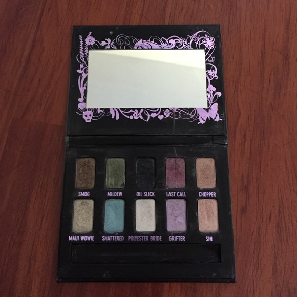 Urban Decay eyeshadow palette
