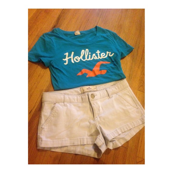 Beige Hollister Shorts!!♥️