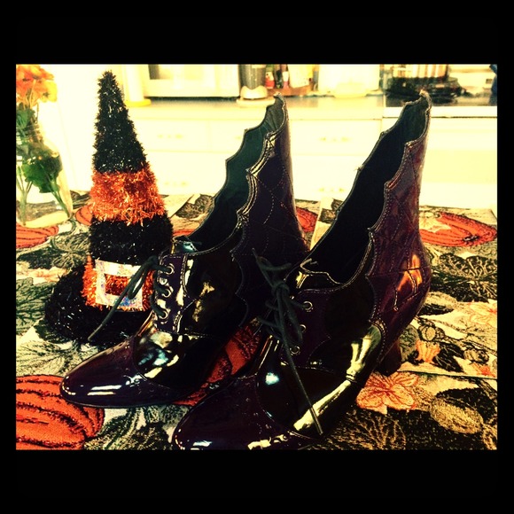 HAPPY HALLOWEEN SHOES!!🎃 Never worn!