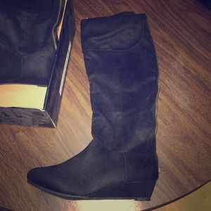Black "diva lounge" boots