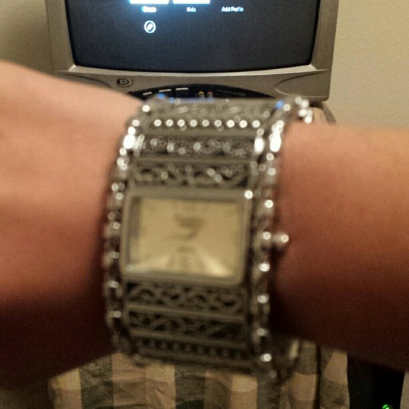 Watch - Picture 2 of 4