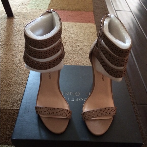 Brand new Sole Society tan colored heels