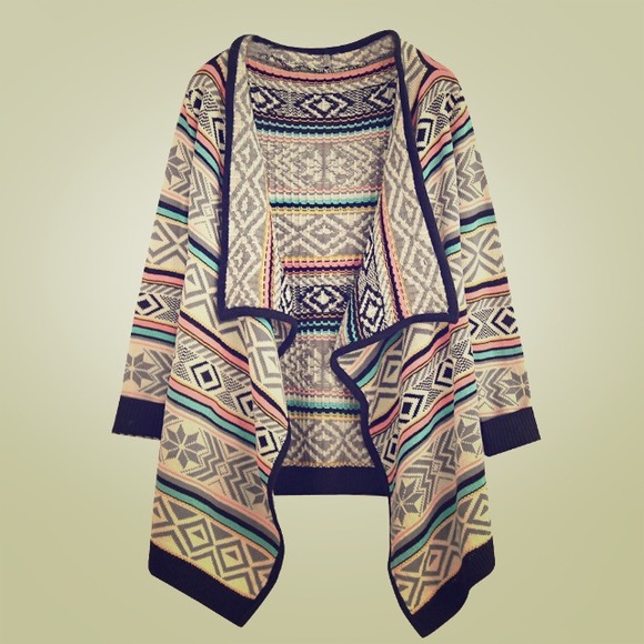 Sweaters - 🌟1 HR FLASH SALE🌟was $55 Tribal Sweater Cardi