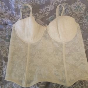 Creme top lingerie