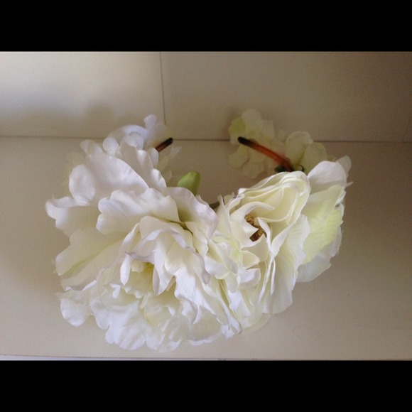 white flower crown