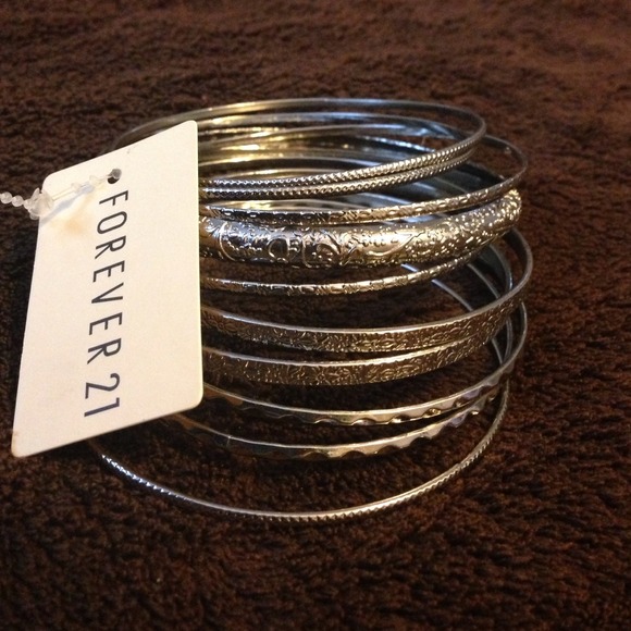 Unworn Forever 21 bangle set - Picture 1 of 1