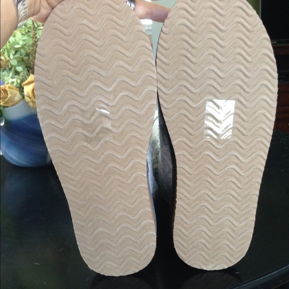 ✖️SOLD✖️ Fair Isle Knit Winter Boots - Picture 4 of 4