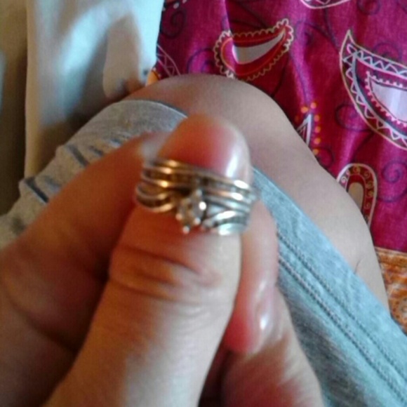 Wedding Ring - Picture 3 of 4