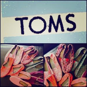 6 pairs of size 3y TOMS