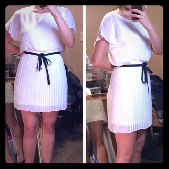 NWOT  PAPER DOLL White Pleated Dress Never Worn