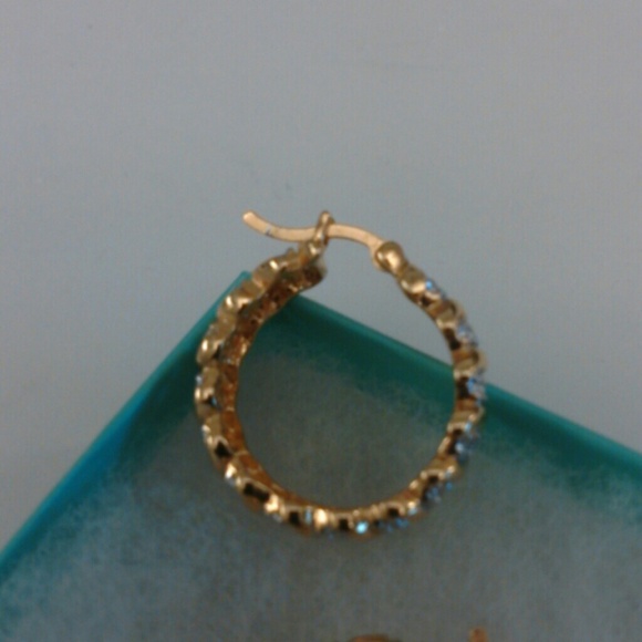 SOLD Small hoop earrings - Picture 2 of 3