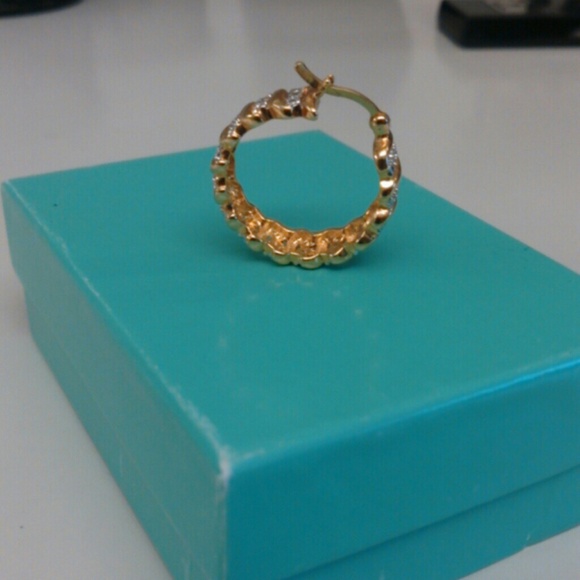 SOLD Small hoop earrings - Picture 3 of 3