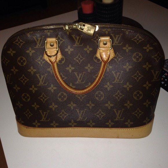 Louis Vuitton Alma PM