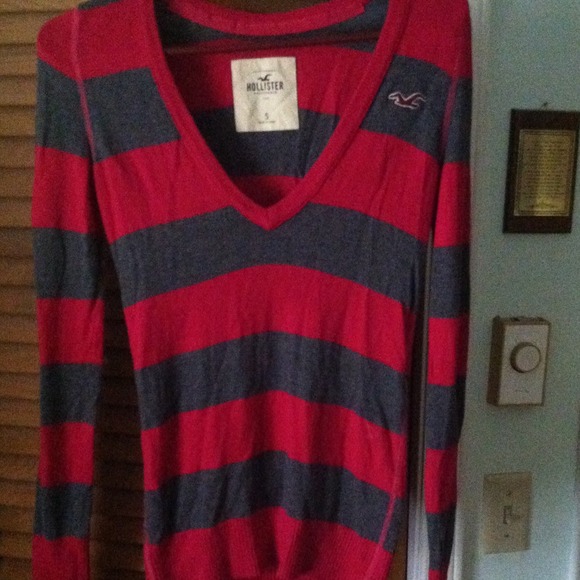Hollister women's small pink and gray sweater