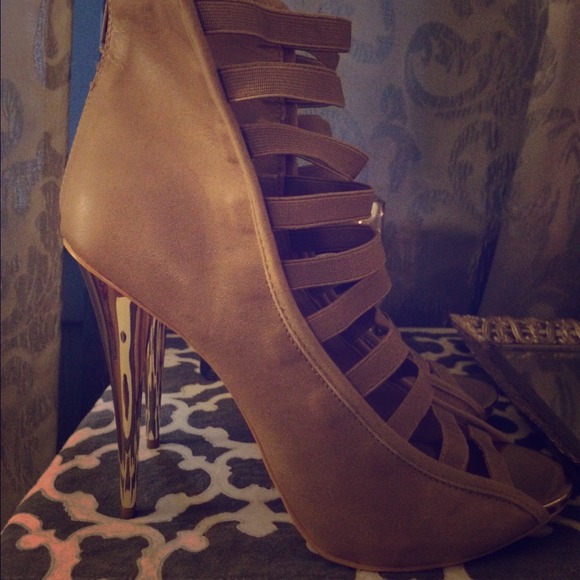 Strappy beige heels size 10