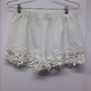Zara white floral lace shorts