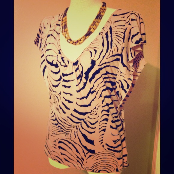 SOLD NY& COMPANY TIGER STRIPED TOP