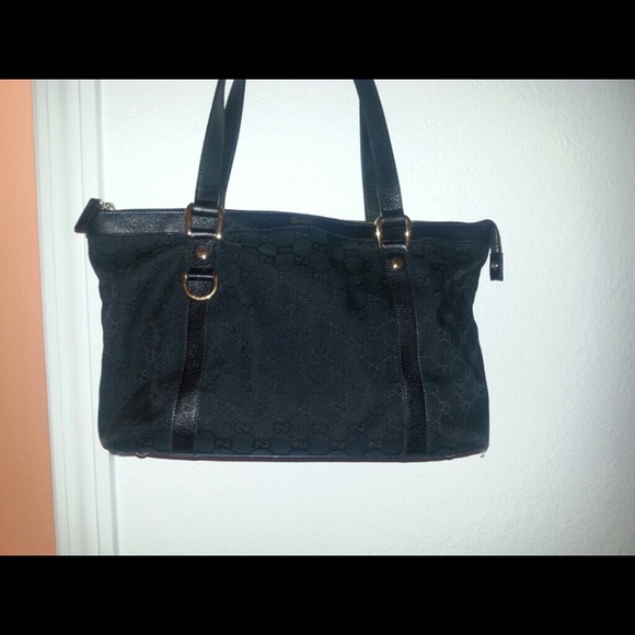 100 % authentic GUCCI bag