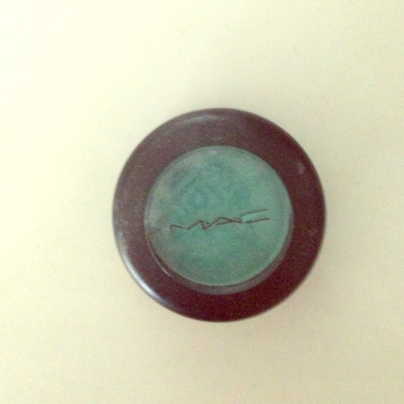 SOLD !MAC Aquadisiac eyeshadow