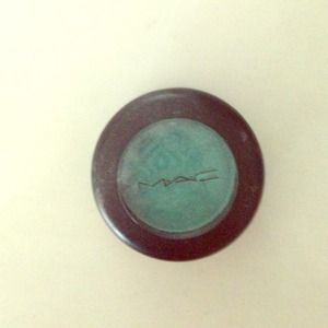 SOLD !MAC Aquadisiac eyeshadow