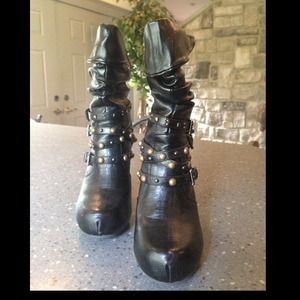 NWOT🎄Sale🎄Dollhouse Boots