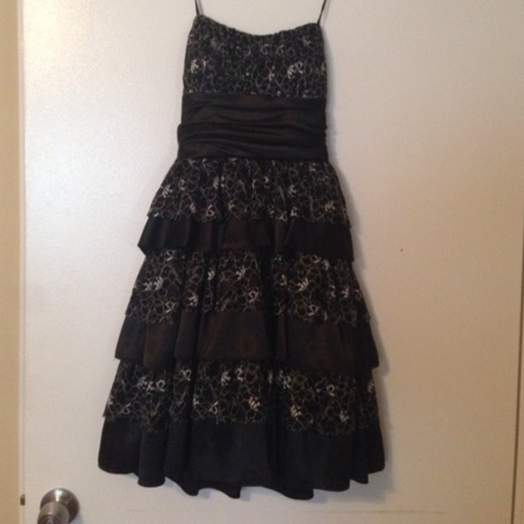 Black and silver dress - Picture 1 of 4