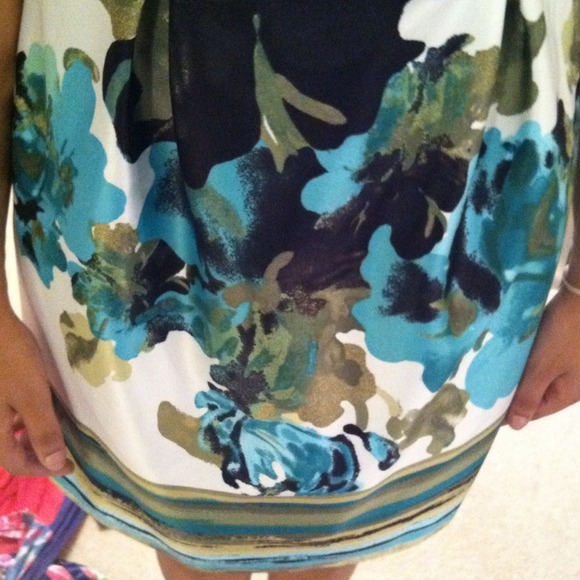 Dress - Picture 3 of 3