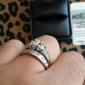 14 karat White Gold Diamond Ring