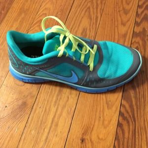 Customized Nike free size 9.5