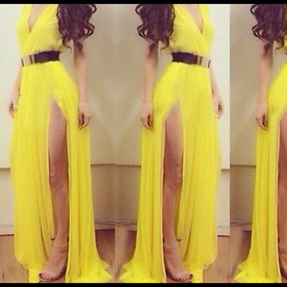 Beautiful yellow formal evening gown!