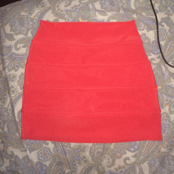Coral Bodycon Mini skirt!!