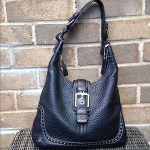 Beautiful Coach Black Pebbled Leather Shoulder Bag