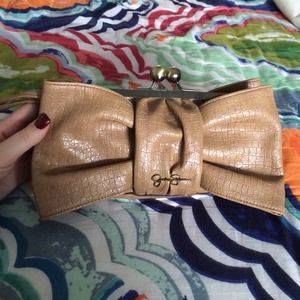 Jessica Simpson clutch