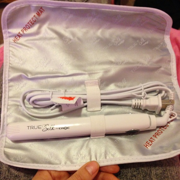 Croc Other - Baby True Silk by Croc Mini Flat Iron