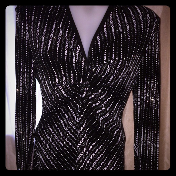 Turn heads with this sparkly top!!