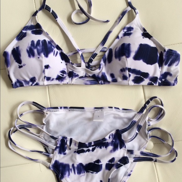 Blue and white strappy tie dye bikini set
