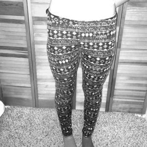 Black leggings with white designs