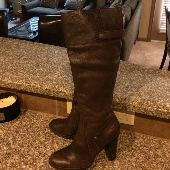Nine West riding boots with heel