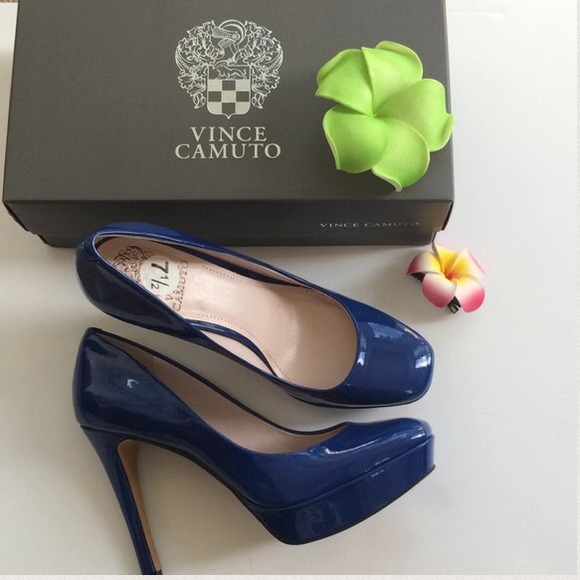 Vince Camuto Shoes - Final rollback! Vince  Camuto Pumps